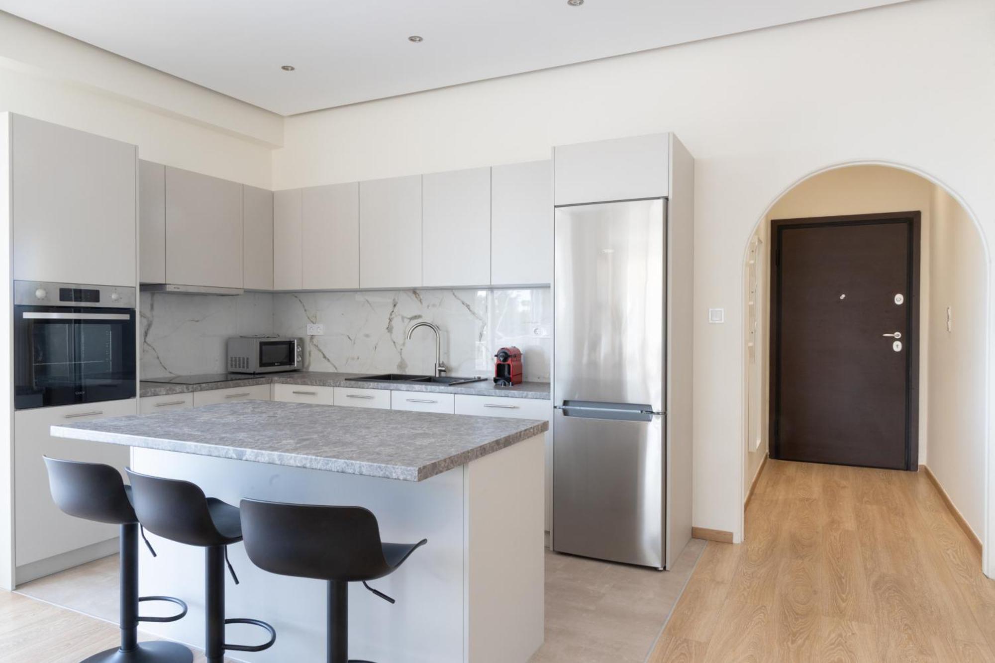 Luxurious 3-Bedroom Seaside Retreat Fully Renovated In 2025 아테네 외부 사진