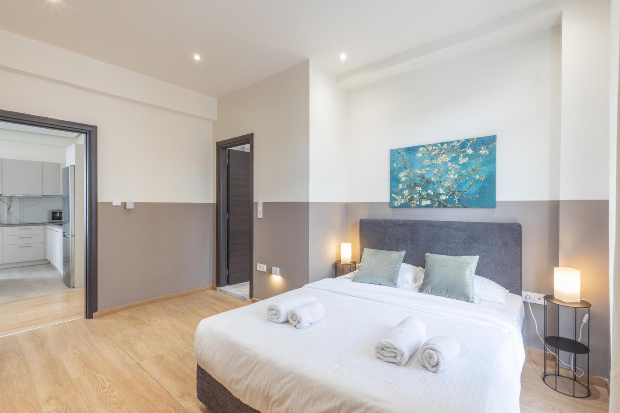 Luxurious 3-Bedroom Seaside Retreat Fully Renovated In 2025 아테네 외부 사진