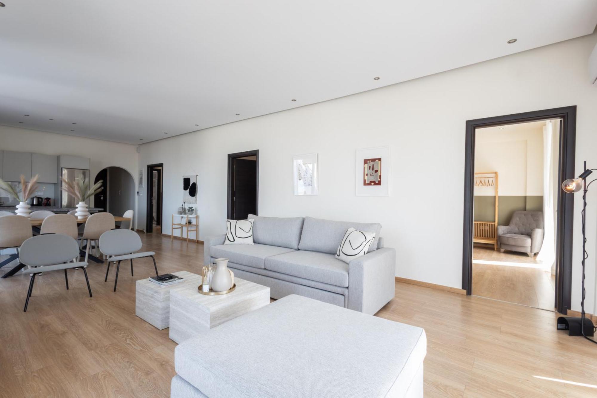 Luxurious 3-Bedroom Seaside Retreat Fully Renovated In 2025 아테네 외부 사진