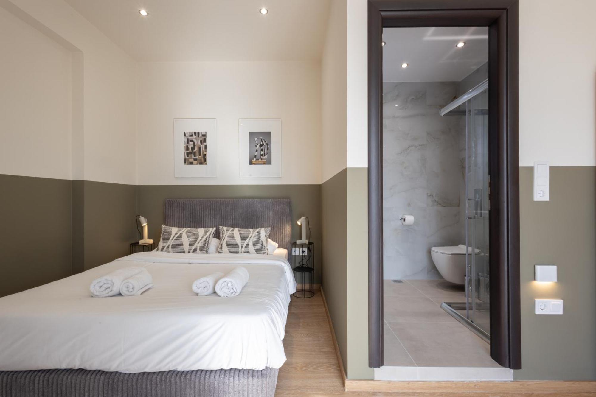 Luxurious 3-Bedroom Seaside Retreat Fully Renovated In 2025 아테네 외부 사진