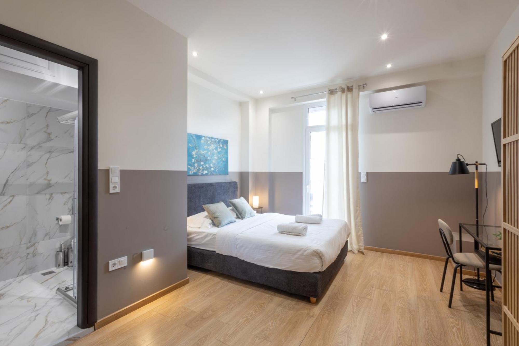 Luxurious 3-Bedroom Seaside Retreat Fully Renovated In 2025 아테네 외부 사진