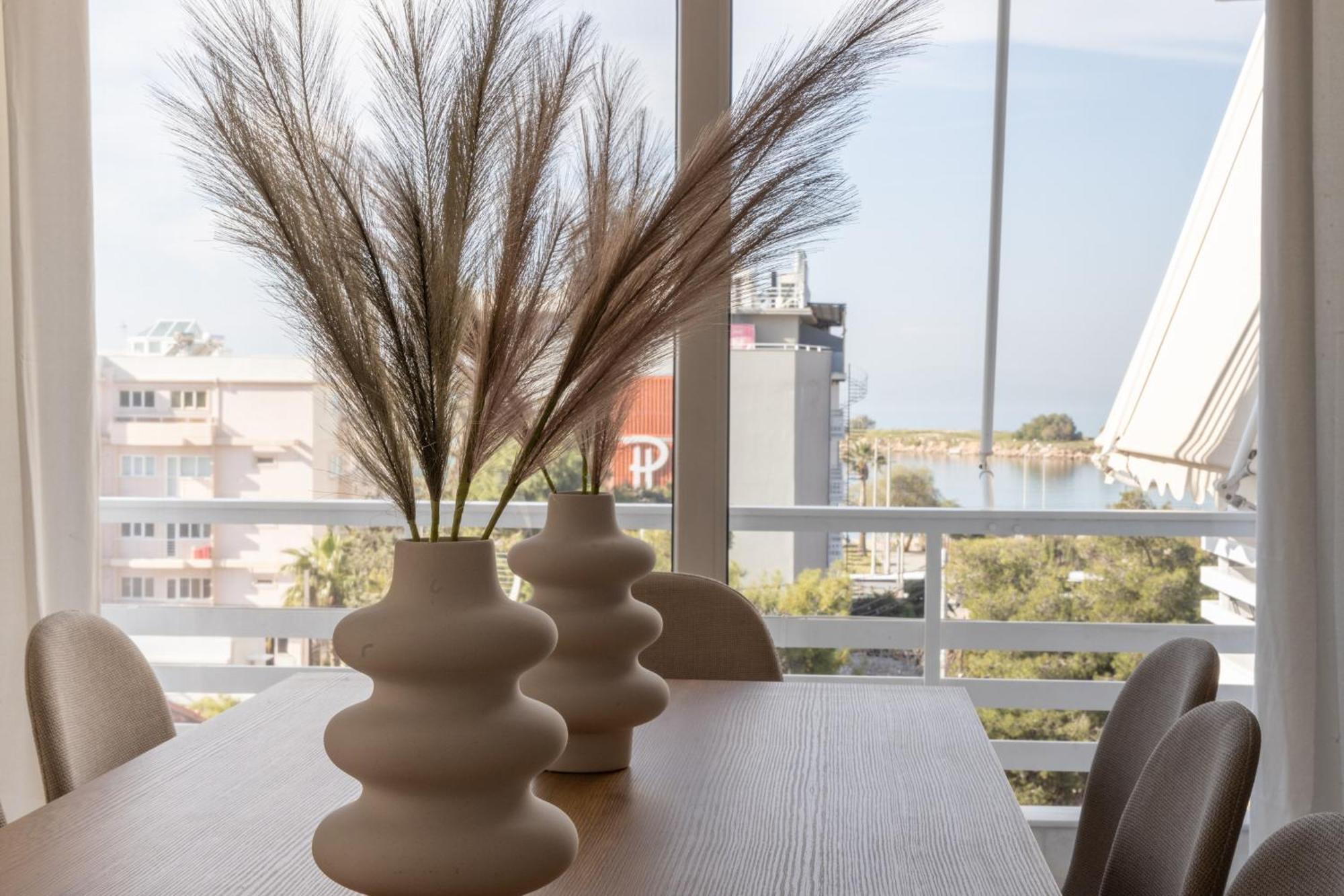 Luxurious 3-Bedroom Seaside Retreat Fully Renovated In 2025 아테네 외부 사진